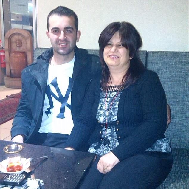 恶魔|丧心病狂！澳男子自称“恶魔战士”，疯狂袭击母亲，被警方击毙