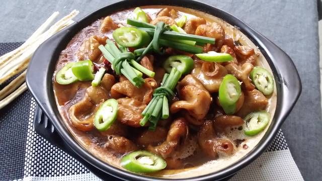 肥肠|重口味的菜---肥肠煲海带皮