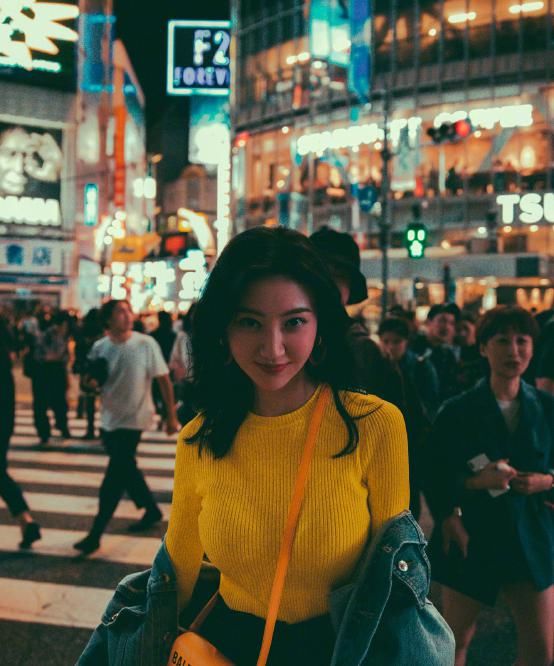 毕业|郑爽直言毕业后不敢回校，大学聚会太自卑，看到她同学后我懂了