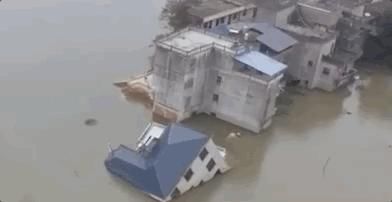  眼泪|12年后这一幕重上热搜，才发现我们都欠2008一场眼泪