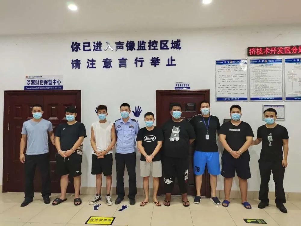 涉嫌|里建警方抓获5名涉嫌寻衅滋事的违法嫌疑人