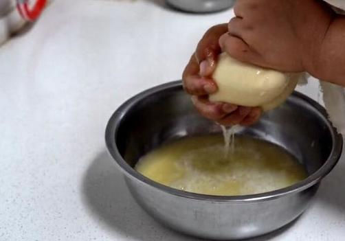 做法|土豆的新做法,不用炒不用炸,做一锅连吃带喝,孩子超爱吃