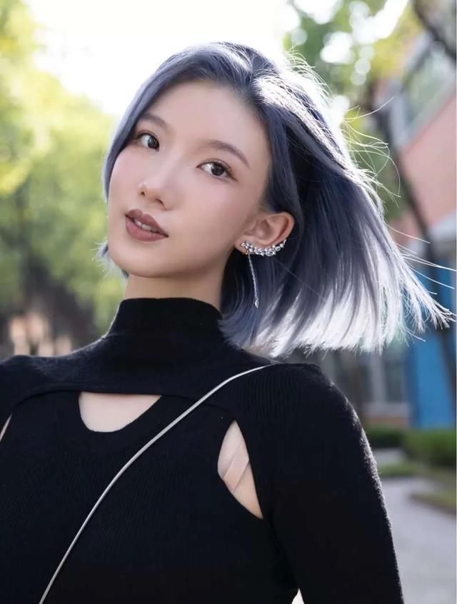  发色|别乱染发了！今夏流行这个神仙发色，洋气又显白