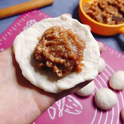 鲜嫩|鲜嫩多汁的烤肉包子