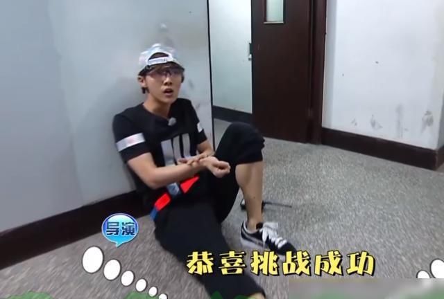  层楼|Baby爬10层楼累到呕吐，镜头突然拍特写，她的反应堪称教科书