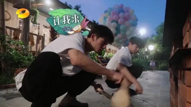 狠狠|《向往4》安排嘉宾挖藕,却被质疑是作秀,官博公开科普狠狠打脸