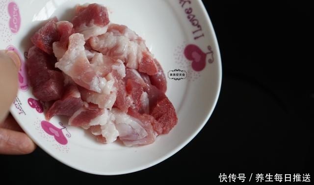  五花肉|这菜5分钟就出锅，简单易做，我家一周炒3次，降压效果好