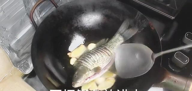  健脾|鲫鱼汤里加上这两样食物，健脾利湿清热解乏，建议收藏！