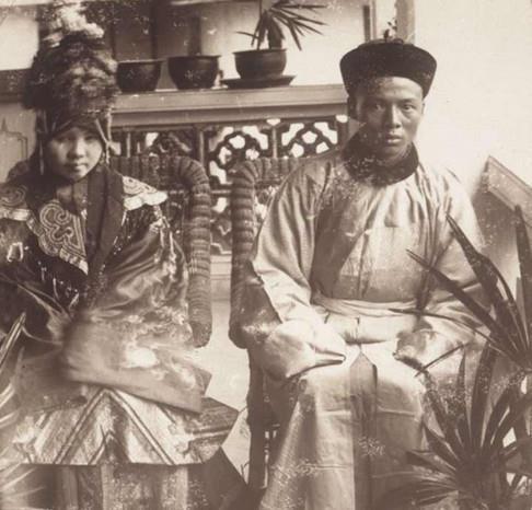 图为晚清|6张晚清官员夫妻合影真实照片最后一组新娘太吓人