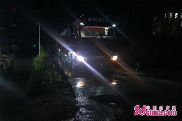  遁行|博山交警雨天查纠 让移动污染源无所遁行
