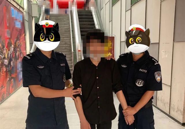 竟然|没钱上网,他竟然当众抢手机……