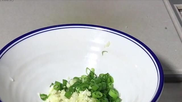 外卖|教你正宗酸辣土豆粉做法,爽滑又筋道,感觉比点的外卖还要香