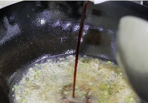  将其搅拌均匀|这才是豆腐最好吃的做法，10分钟就能做好，家里的小孩抢着吃