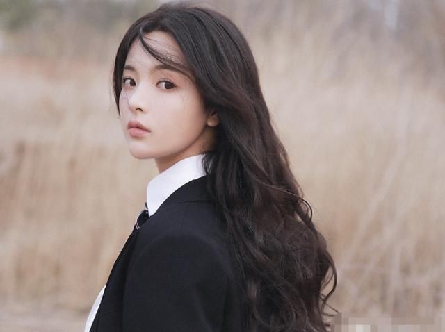  推掉|《中餐厅》被虞书欣方推掉后，将迎来人气“小花”，还成常驻嘉宾