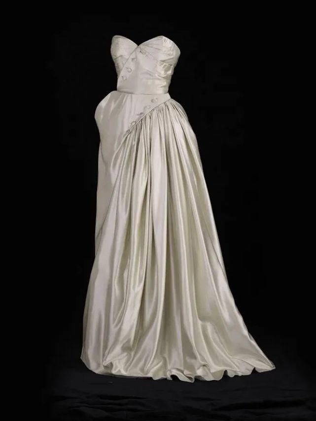  文化|杨颖 赵丽颖 黄轩等明星齐打卡，浓缩了73年DIOR文化的展览值得一看！