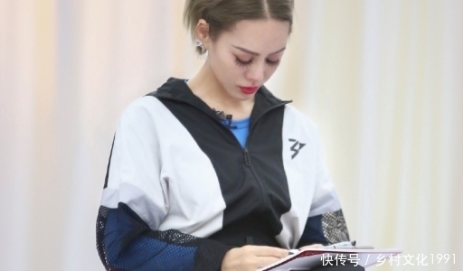  话语权|导师阿kenn被逼哭，《浪姐》背后简单的生存法则：强者才有话语权