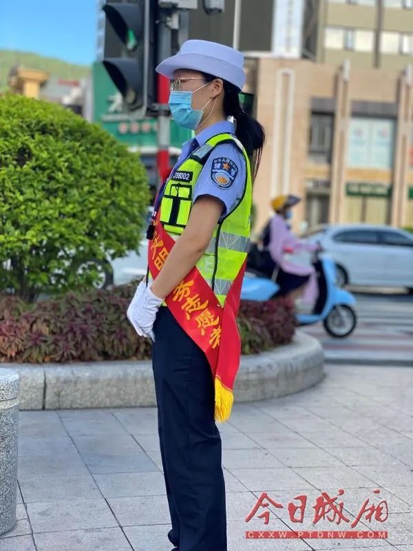 全力|文明路上奋战忙｜城厢交警大队全力打赢创城总评攻坚战