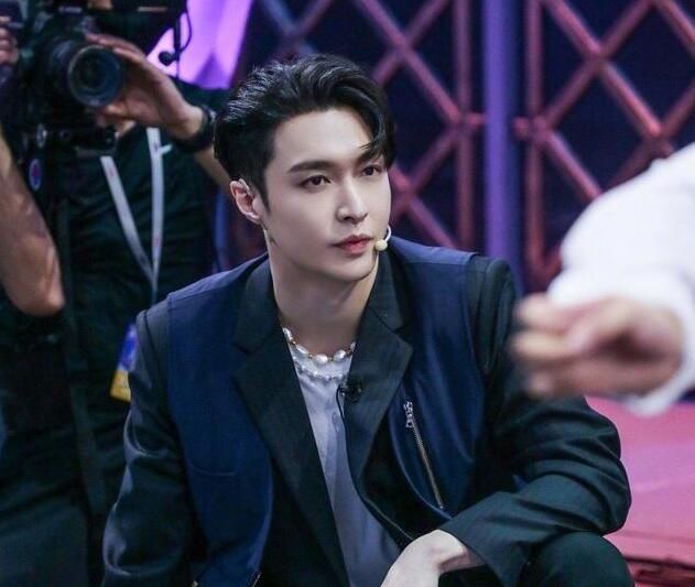  父母|张艺兴曝父母每期都在追自己参加的《街舞3》,原因够笑三天