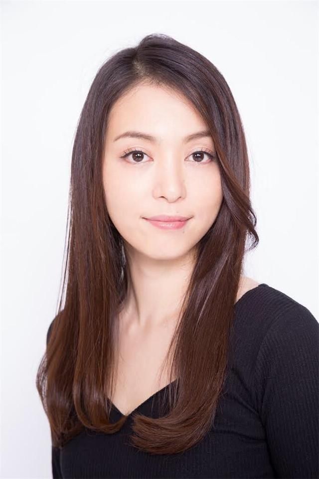 退出|33岁女星岩佐真悠子发文宣布退出娱乐圈，自曝将转行当护士