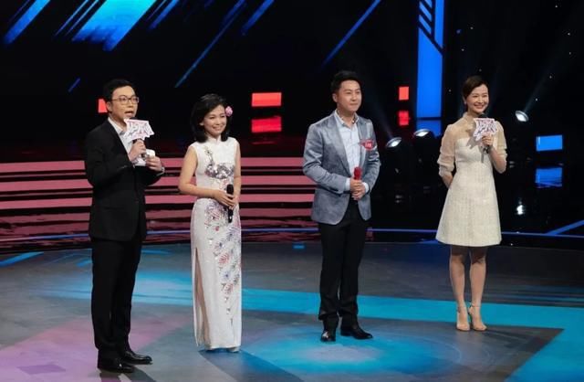  邓丽君|两位“邓丽君”同台献唱，一开嗓就惊艳全场