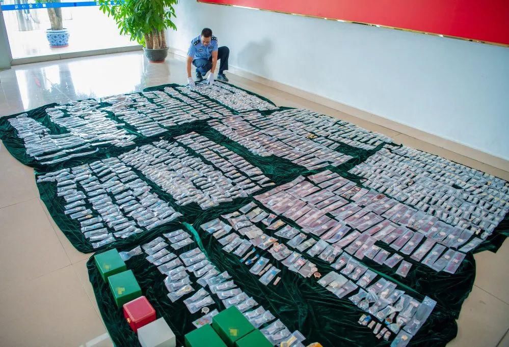 公安|涉案金额超6亿元!鼎湖公安捣毁特大制售假冒名表团伙