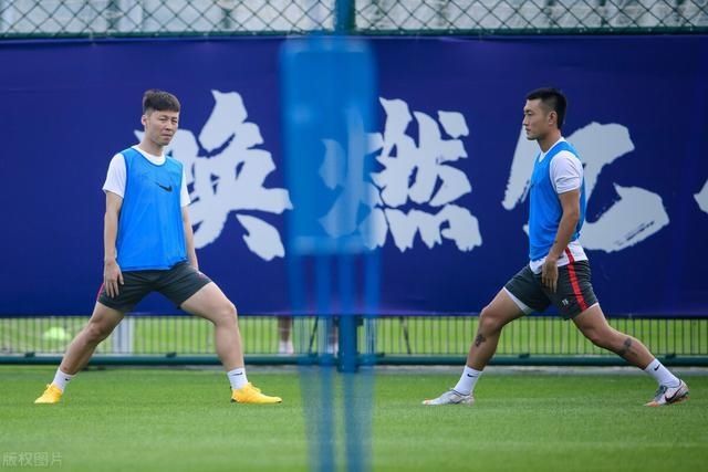  多纳多尼|后悔吗？他曾以为来深足将锁定主力，如今却在球队沦为鸡肋替补