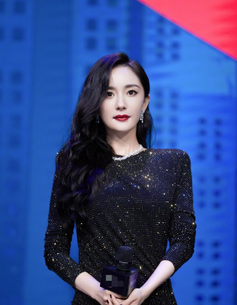 晒出|迟来的闺蜜同框! 张大大晒出Baby杨幂亲密合照, 颜值成关注焦点!