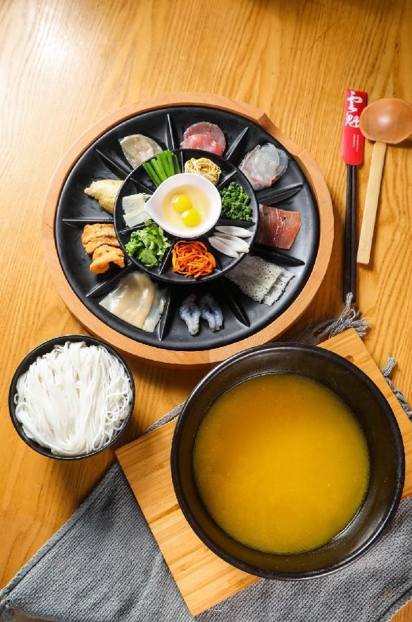  云魁|于荣光携手新华社，只为一碗过桥米线