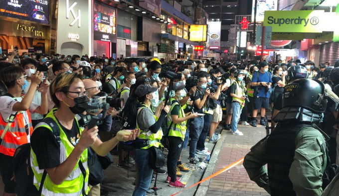 警方|香港警方至少拘捕289人，其中270人涉嫌非法集结