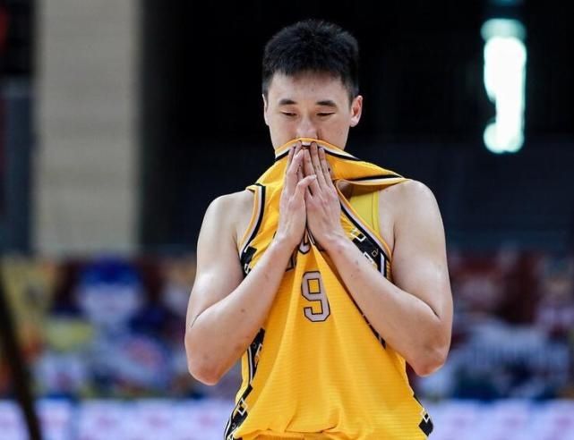  太子|太子爷三分10中6轰24分！场均2.4记三分广厦之王，可偏科太严重