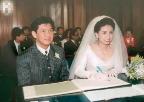  老公|她嫁百亿老公住8层豪宅，生了3个娃样子竟能保持30年不变