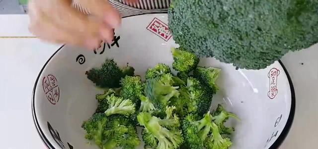  喜欢|西兰花水饺，孩子们特别喜欢吃，喜欢这种做法直接收藏起来吧！