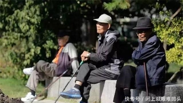 养老院|“新型养老”走红,不去养老院也不依靠子女,晚年幸福靠自己争取