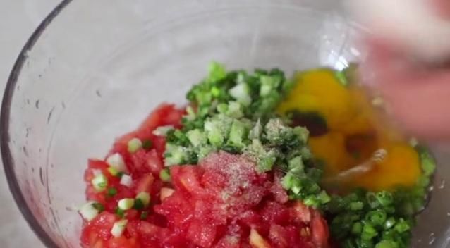  早餐|用西红柿做的早餐饼！不加一滴水，营养又好吃，真是太好吃了！