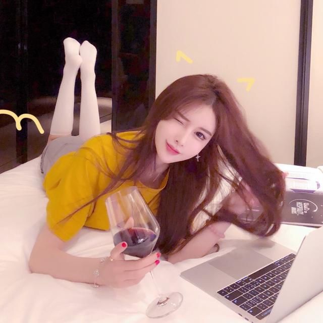  追求者|这样的女孩，身边从来不缺追求者，年轻就是最大的资本