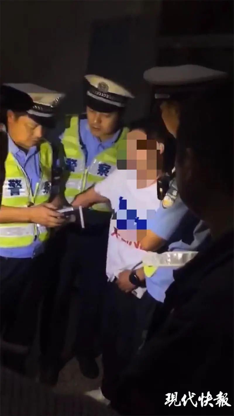  逃逸|视频曝光！一干部酒驾遇检查，撞伤交警后逃逸