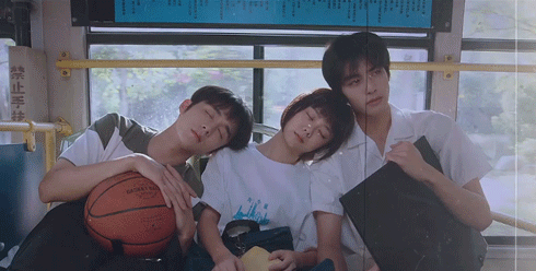  孩子|OMG | 月经和胸罩终于被拿到镜头下了