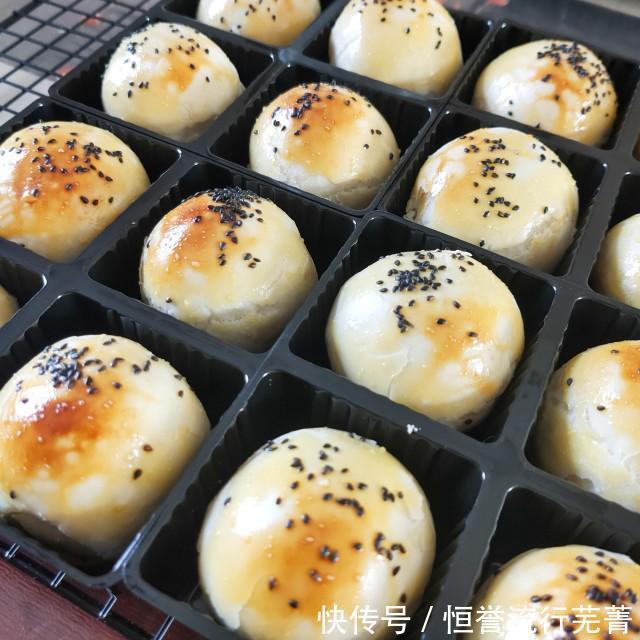 蛋黄|蛋黄酥,自己做的吃着更健康
