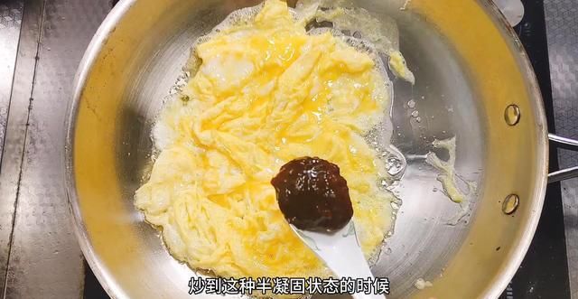  青椒|“青椒炒蛋”好吃有诀窍，鸡蛋鲜香又入味，家常菜也可以很美味