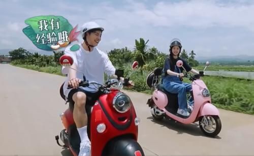  向往|许光汉做客《向往4》，送彭彭礼物过于贴心，让何炅起了鸡皮疙瘩