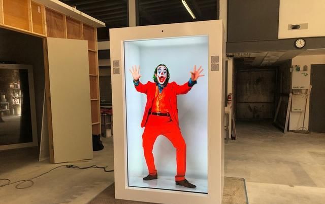  央视|酷！美国媒体人逆袭：制造“全息术”机器 还上了中国的央视