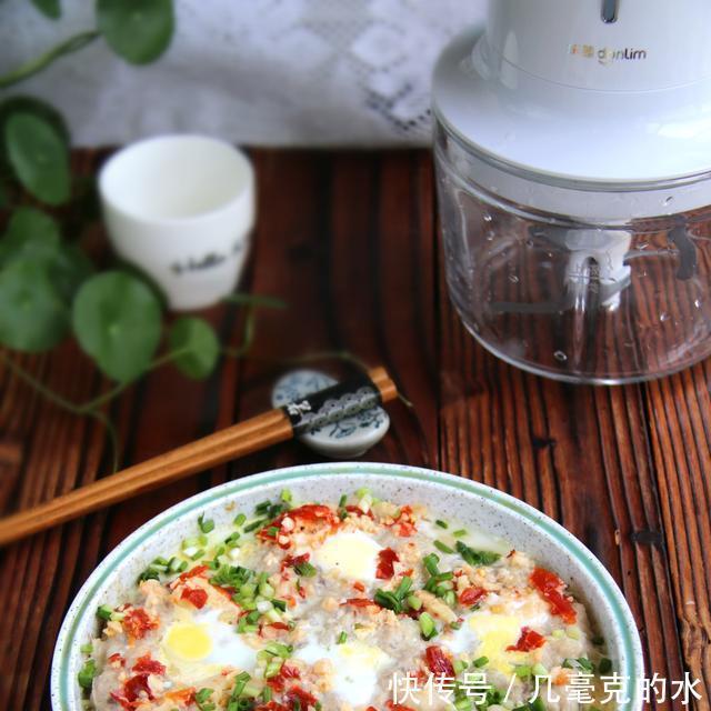  上桌|高温天，最爱做这菜，蒸一蒸就上桌，鲜嫩美味又营养！