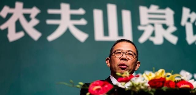  毛利|有一种不差钱叫农夫山泉，饮用水毛利高达60%，老板曾是泥瓦工