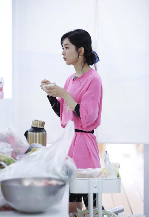  道歉|继“明言明语”后，《中餐厅》又翻车了，向赵丽颖道歉被吐槽绿茶