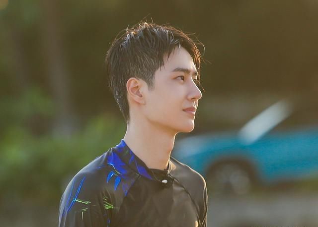  成功|王一博踢馆《夏日冲浪店》，首次挑战便成功，这次热搜实至名归