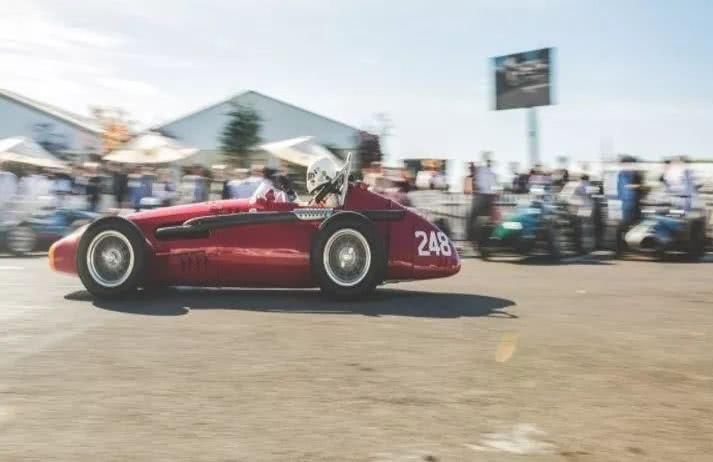 时髦|除了机车和速度,这个比赛还关注谁更时髦