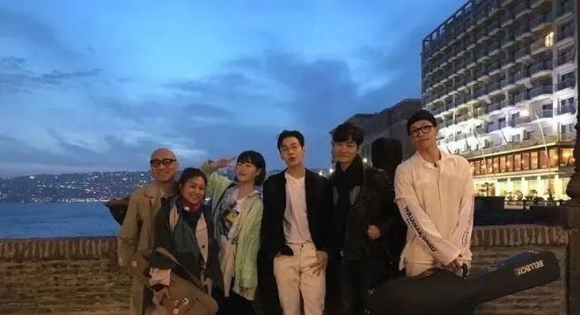  天才|被何炅黄磊踢出群聊，全网骂退出节目，却在韩国成万人追捧的音乐天才？