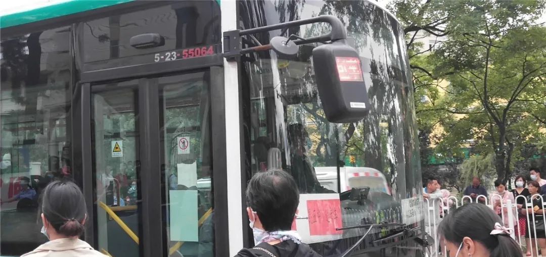  考生|图集丨云南高考首日直击：每一张安静的考桌都来之不易