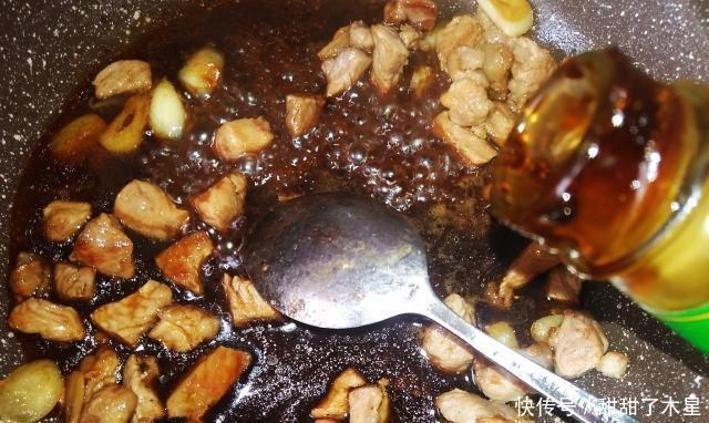 回味无穷|这道菜是用乡下的天然香料做的,让人回味无穷