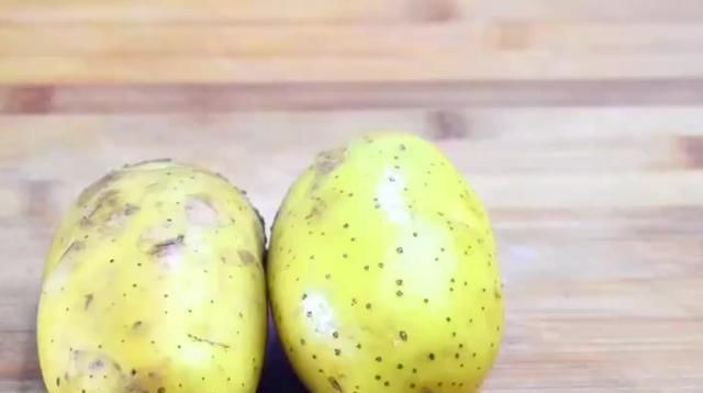  就可以|土豆加鸡蛋馋嘴的新吃法，酥脆又软糯，孩子超级喜欢吃！